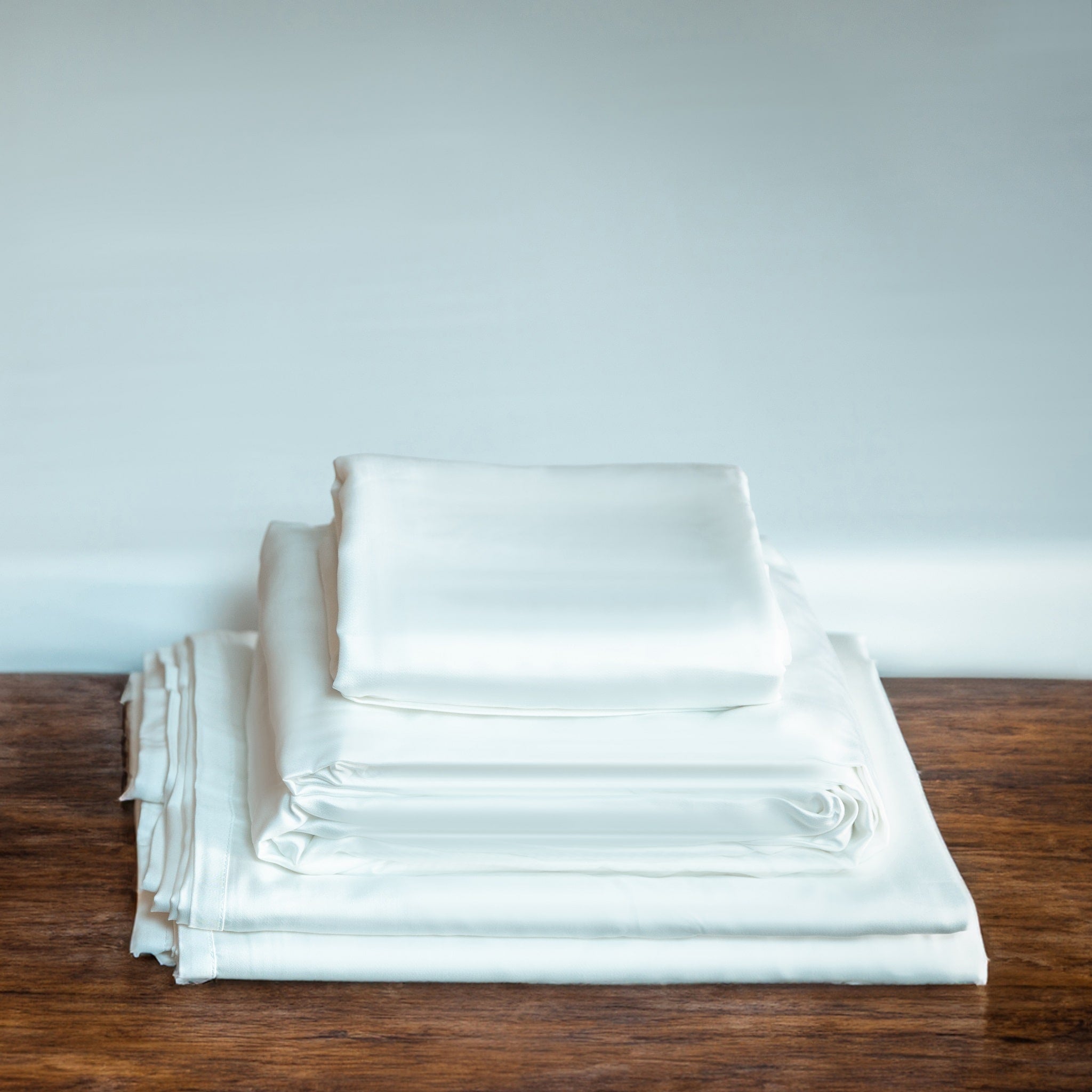 Eucalyptus Silk Sheets – Cooling, Breathable & Hypoallergenic